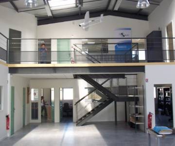 Construction d'un bâtiment industriel pour l'industrie tertiaire par AFD Architecture