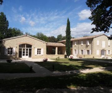 Rénovation de 1200 m² de gîte et d'un parc de 4800 m² dans la Drôme - AFD Architecte