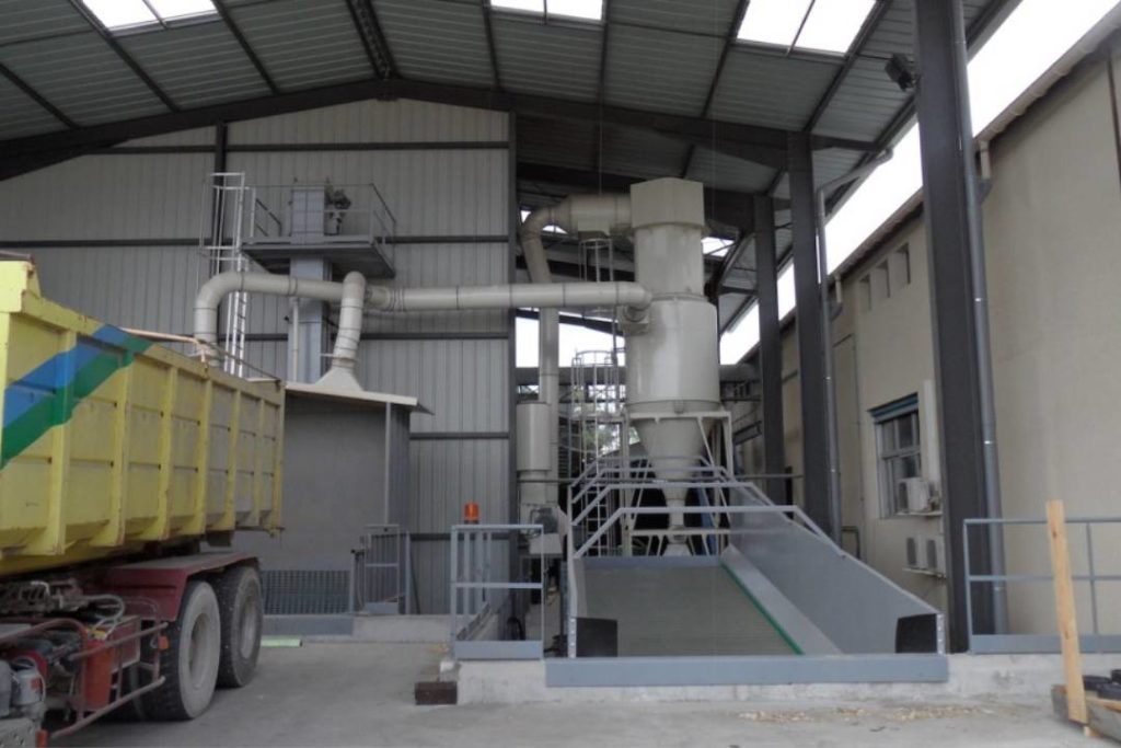 Construction d'un bâtiment industriel avec ossature métallique pour TOP SEMENCE