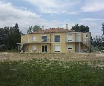 Construction de logements agricoles avec ossature métallique - AFD Architecte