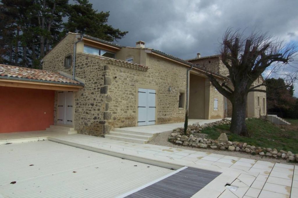 Restructuration d'un ensemble de corps de ferme - AFD Architecture